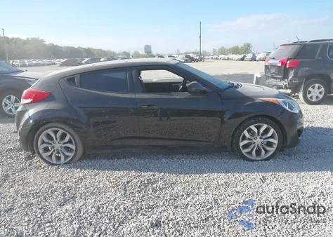 2012 Hyundai Veloster Base W/Red/Black из США, поврежденный, VIN KMHTC6AD3CU053566